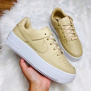 Nike Air Force 1 Sage Low 2 Desert Ore